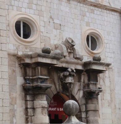 kanone-ueber-tor.jpg